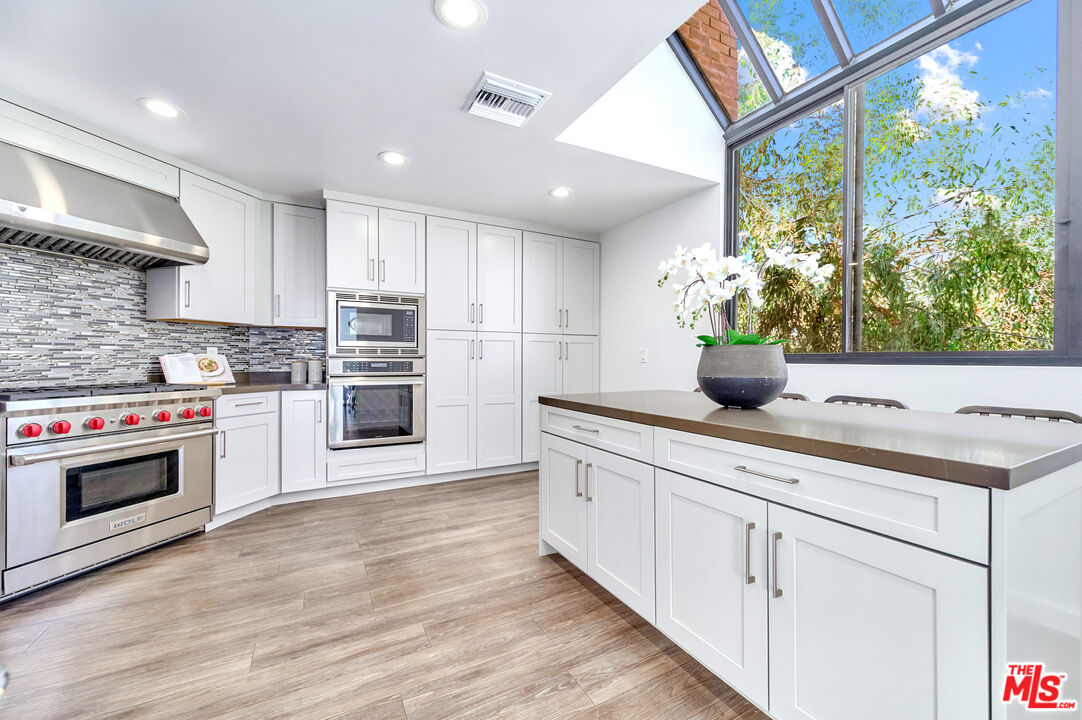 268 S Lasky Dr Unit: 303