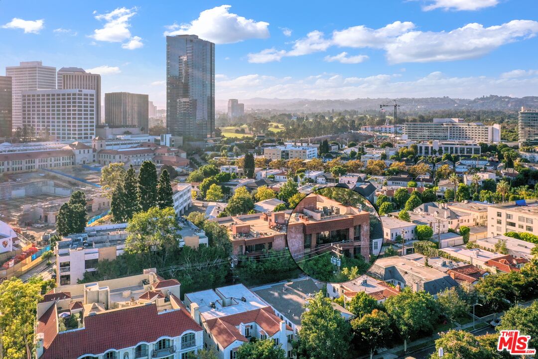 268 S Lasky Dr Unit: 303