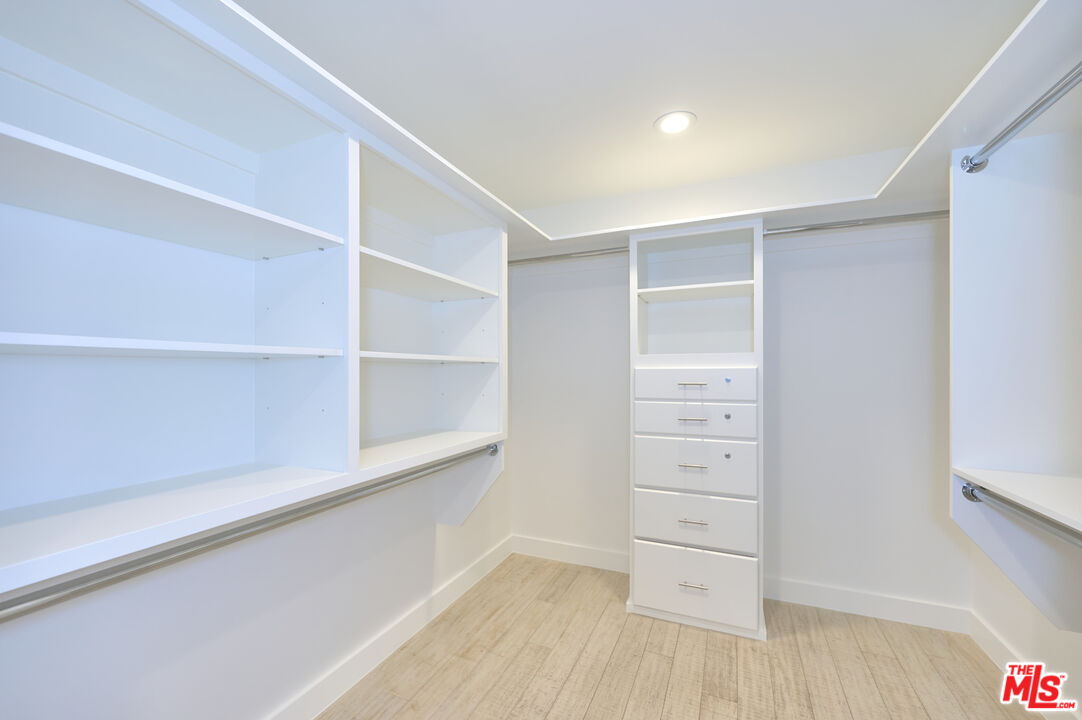 268 S Lasky Dr Unit: 303