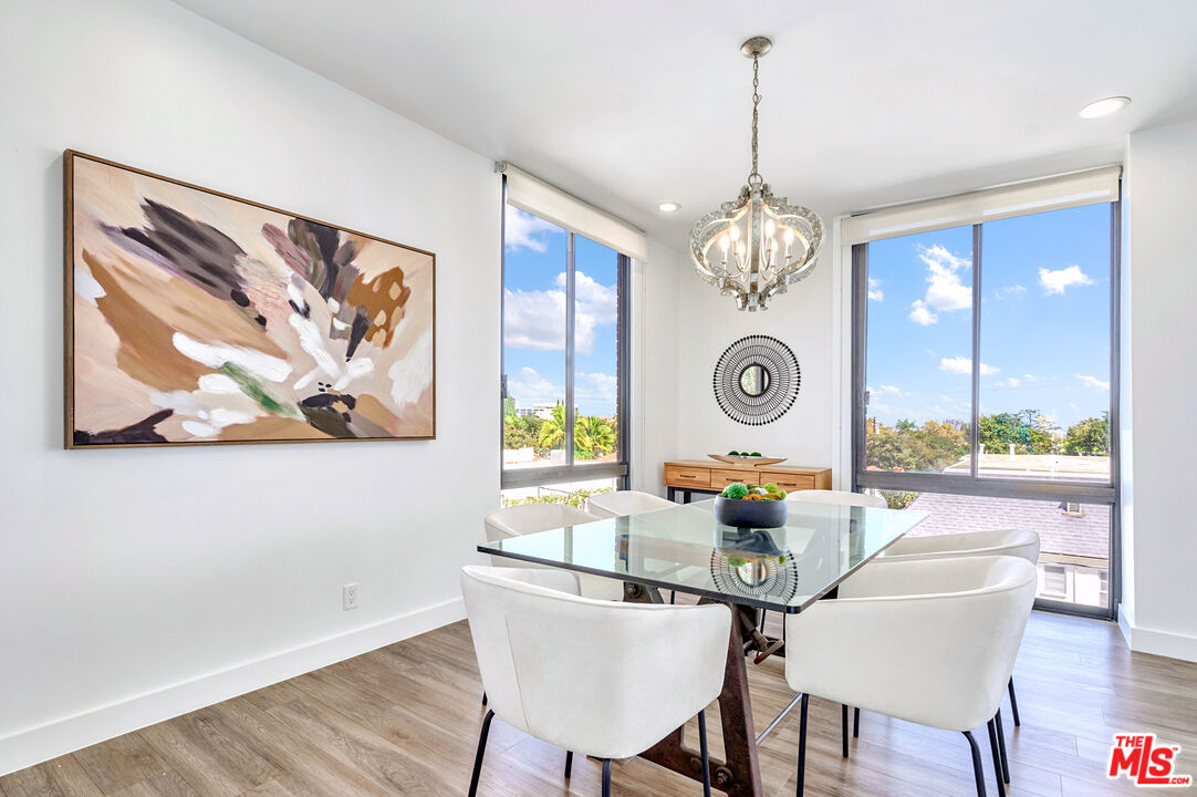 268 S Lasky Dr Unit: 303
