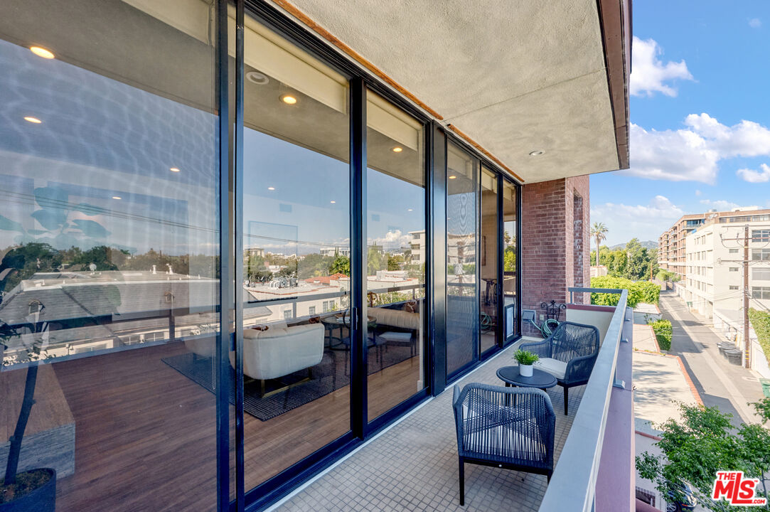 268 S Lasky Dr Unit: 303