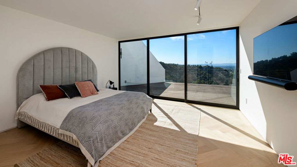 3699 Alta Mesa Drive