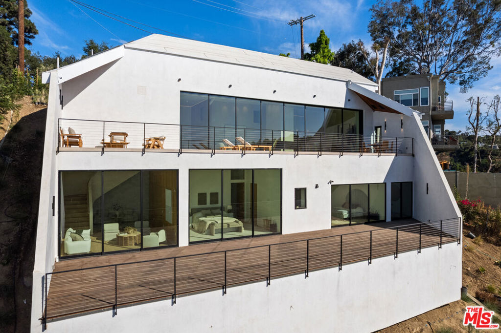 3699 Alta Mesa Drive