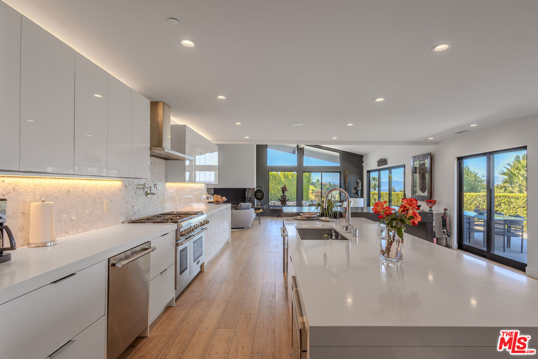 4326 Coronet Dr