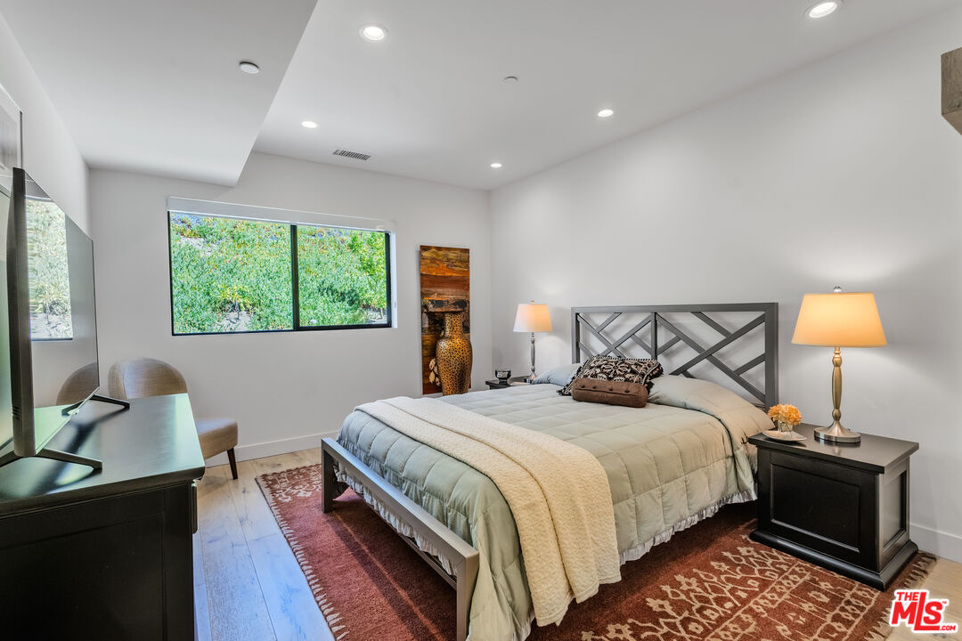 4326 Coronet Dr