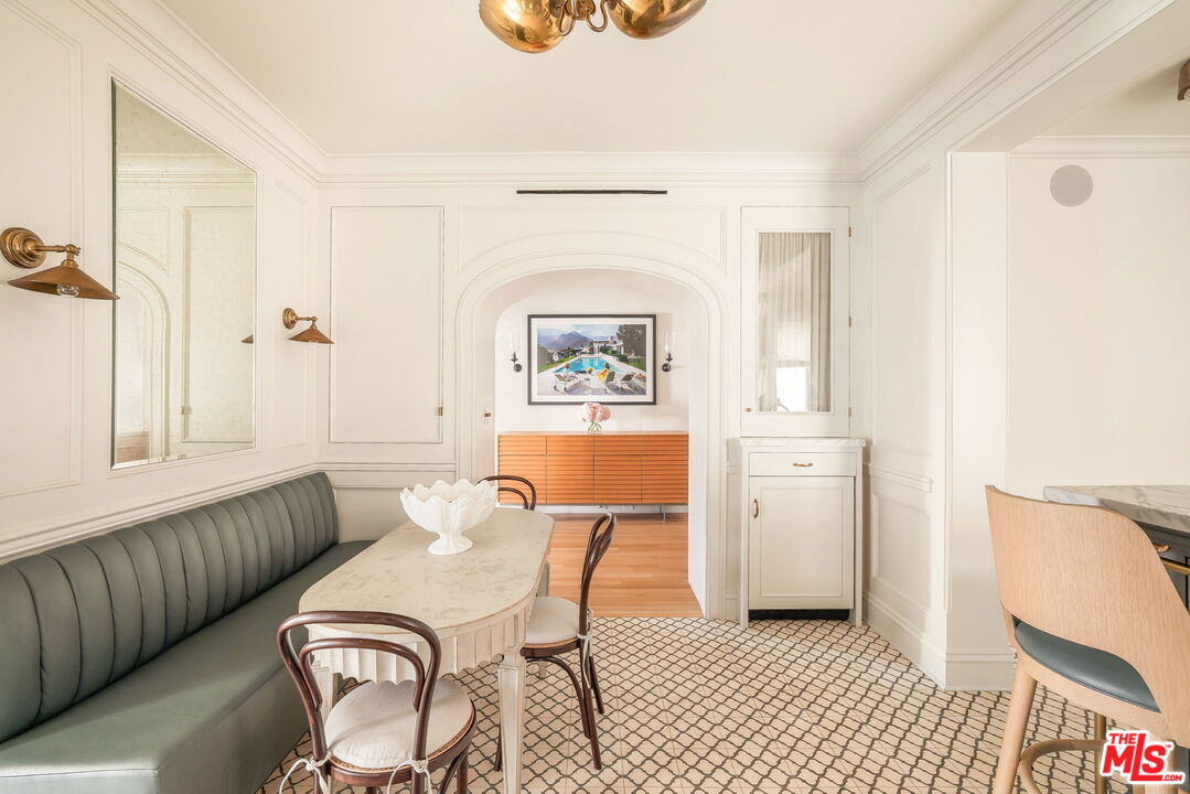 Exquisitely Designed Residence in Granville Towers
