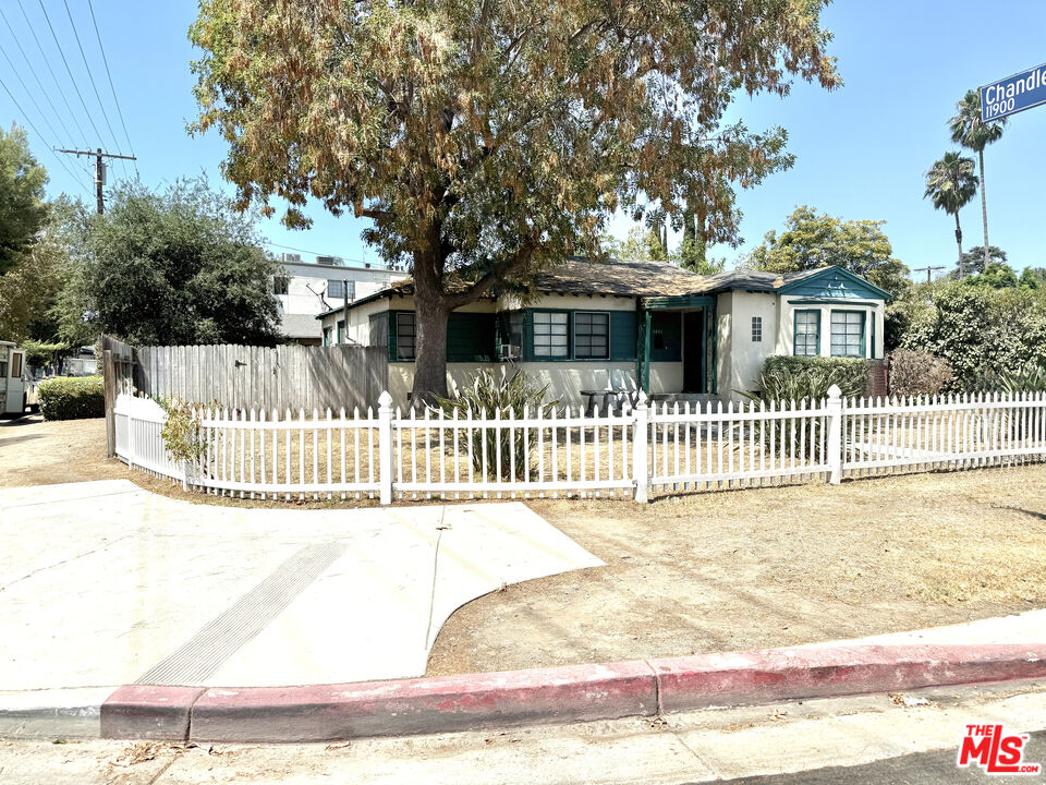5405 Gentry Ave