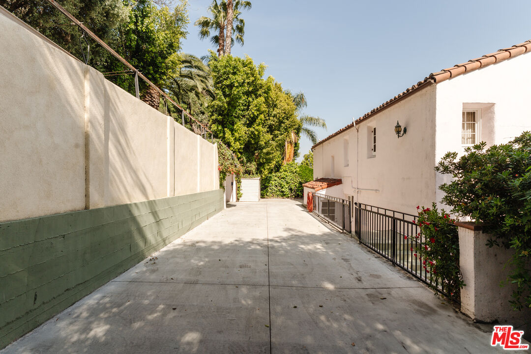 5163 Franklin Ave