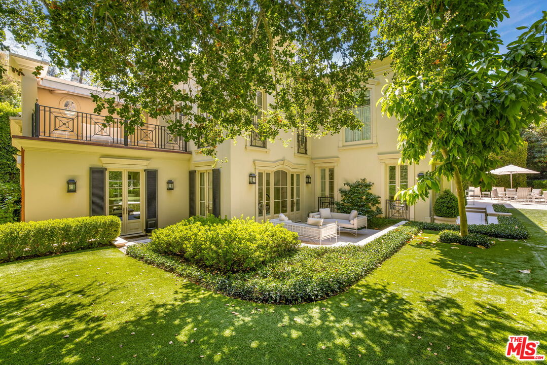 Custom Neo-Traditional Home