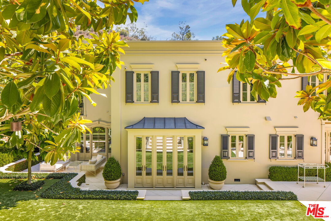 Custom Neo-Traditional Home