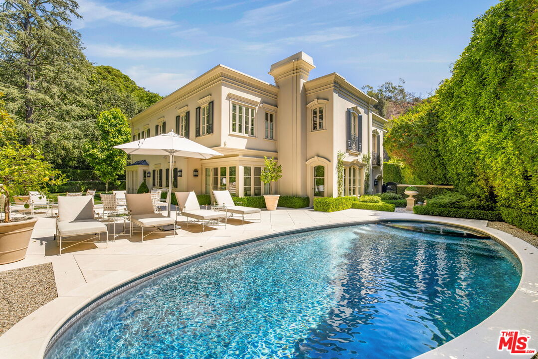 Custom Neo-Traditional Home