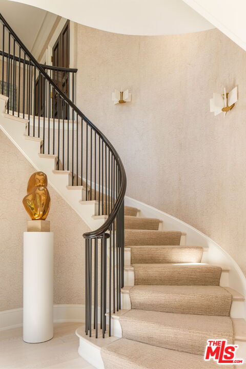 Custom Neo-Traditional Home