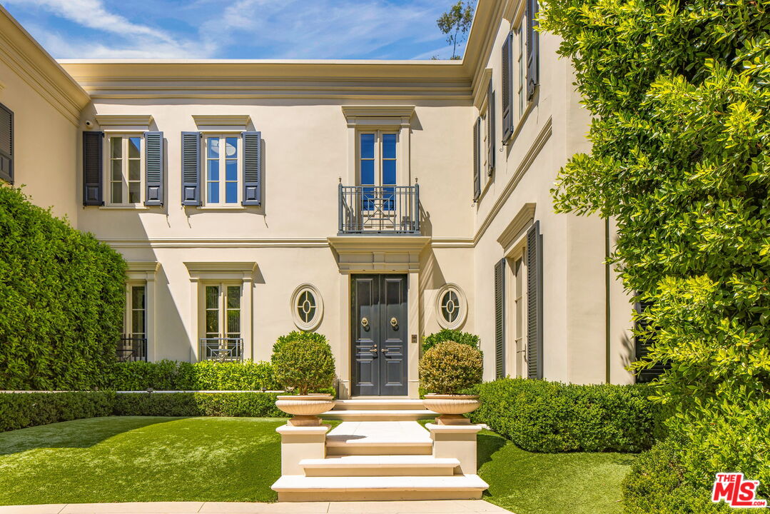 Custom Neo-Traditional Home