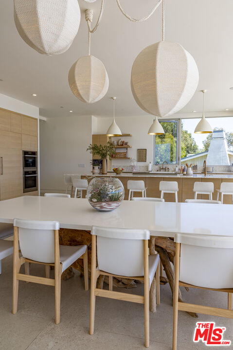 stunning rustic-modern farmhouse