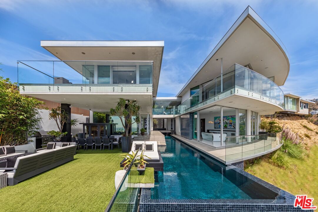 Exquisite architecture by Paul McClean