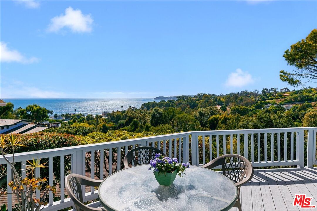 Nestled in coveted Sycamore Park