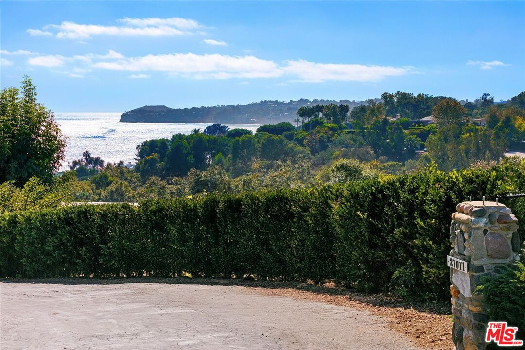 Nestled in coveted Sycamore Park