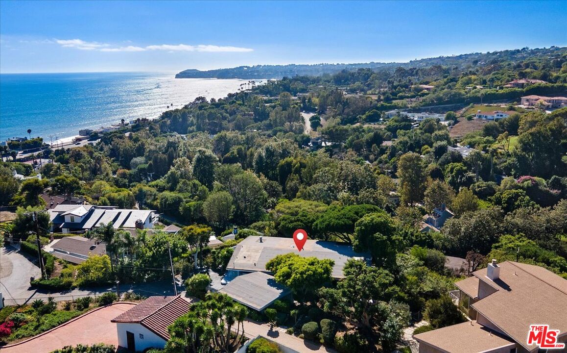 Nestled in coveted Sycamore Park