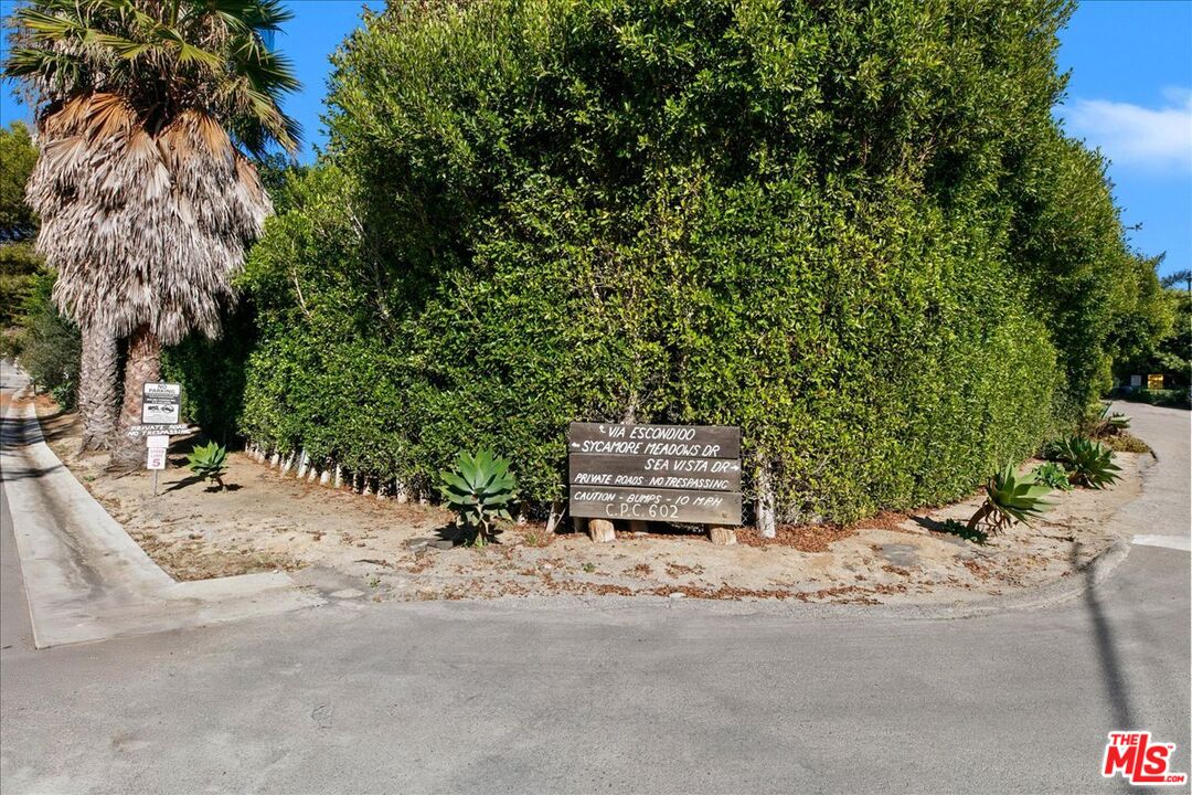 Nestled in coveted Sycamore Park