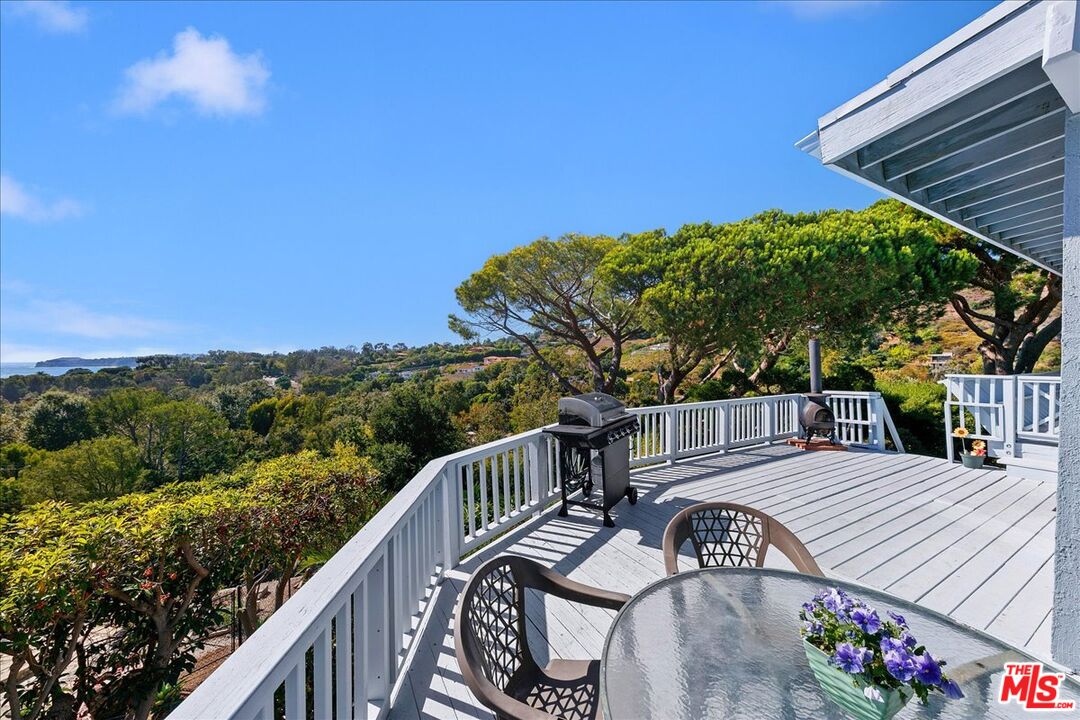 Nestled in coveted Sycamore Park