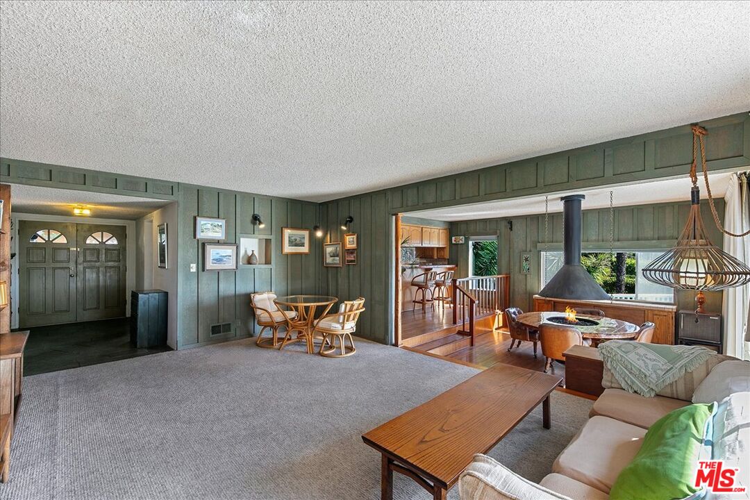 Nestled in coveted Sycamore Park