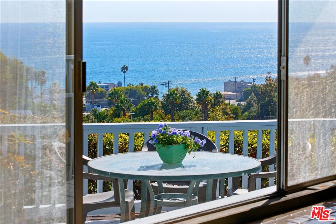 Nestled in coveted Sycamore Park