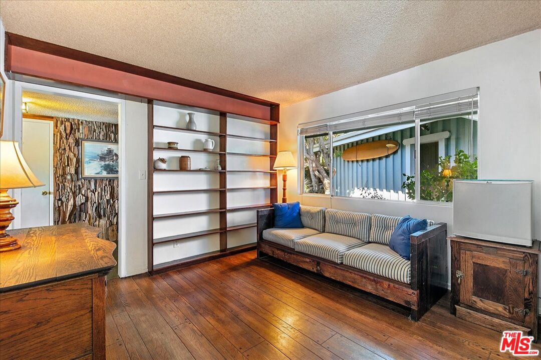 Nestled in coveted Sycamore Park