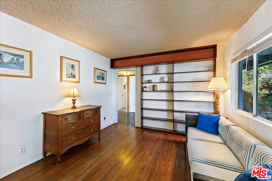 Nestled in coveted Sycamore Park