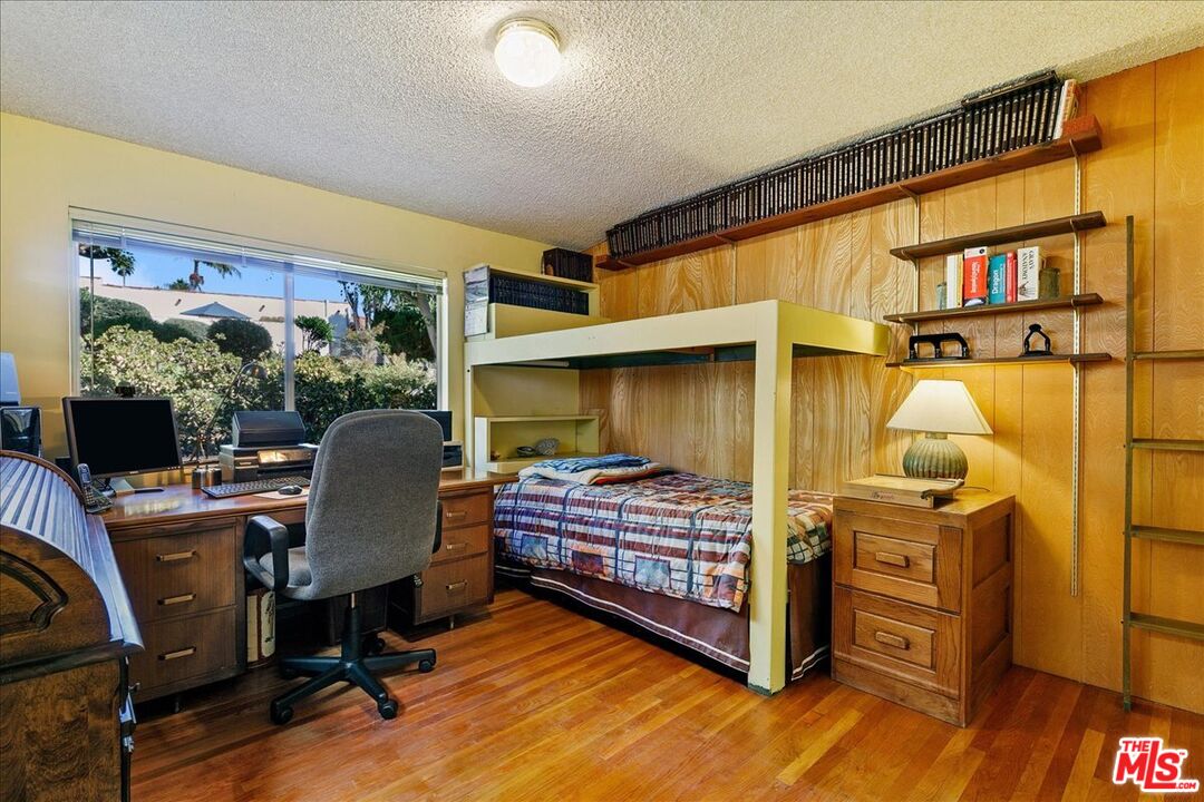 Nestled in coveted Sycamore Park