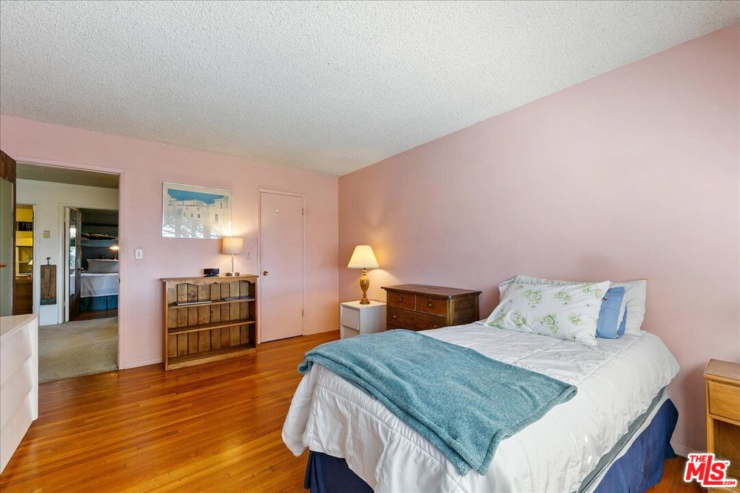 Nestled in coveted Sycamore Park