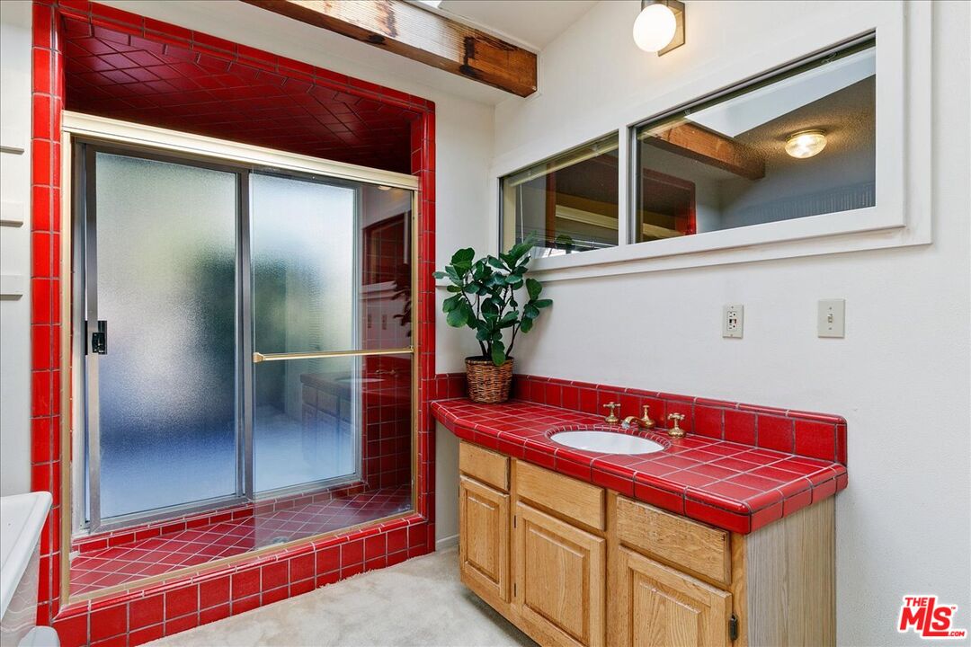 Nestled in coveted Sycamore Park