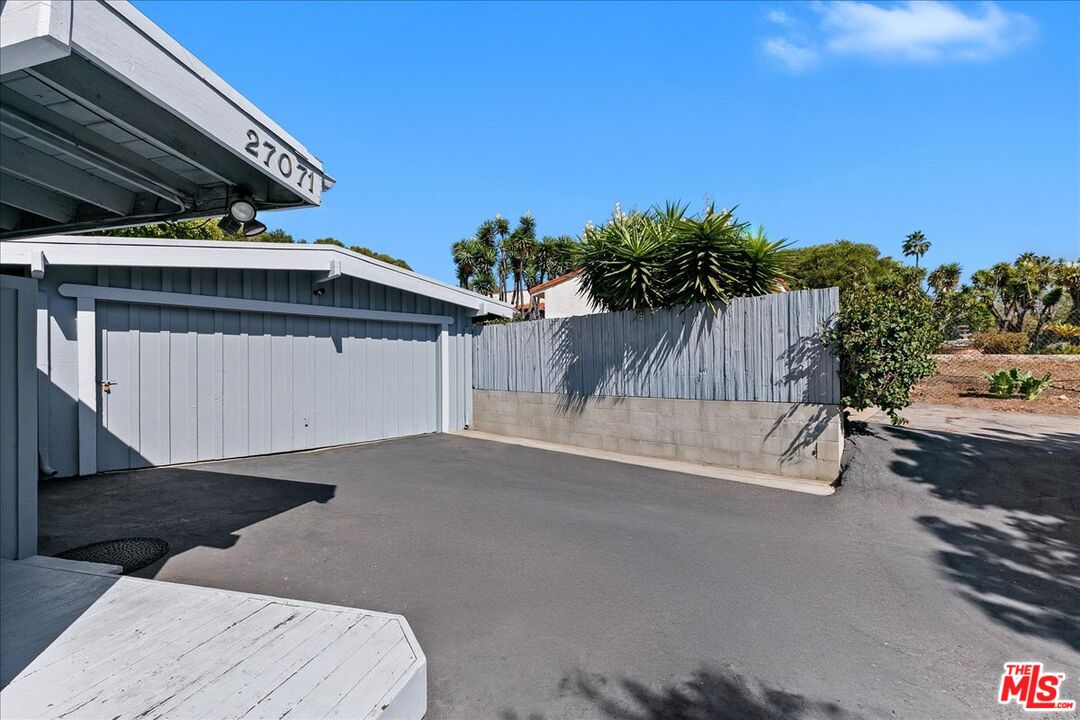 Nestled in coveted Sycamore Park