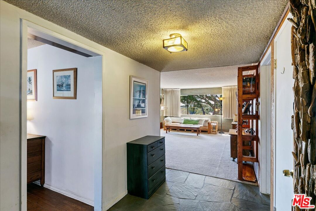 Nestled in coveted Sycamore Park