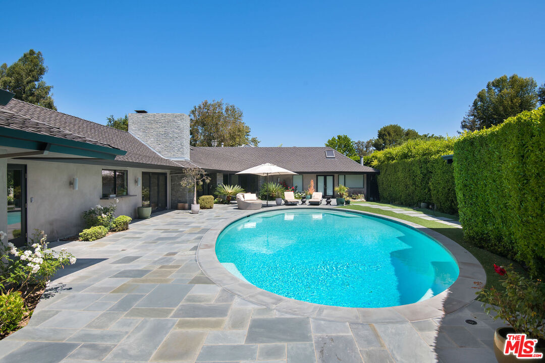 3035 Lake Glen Dr