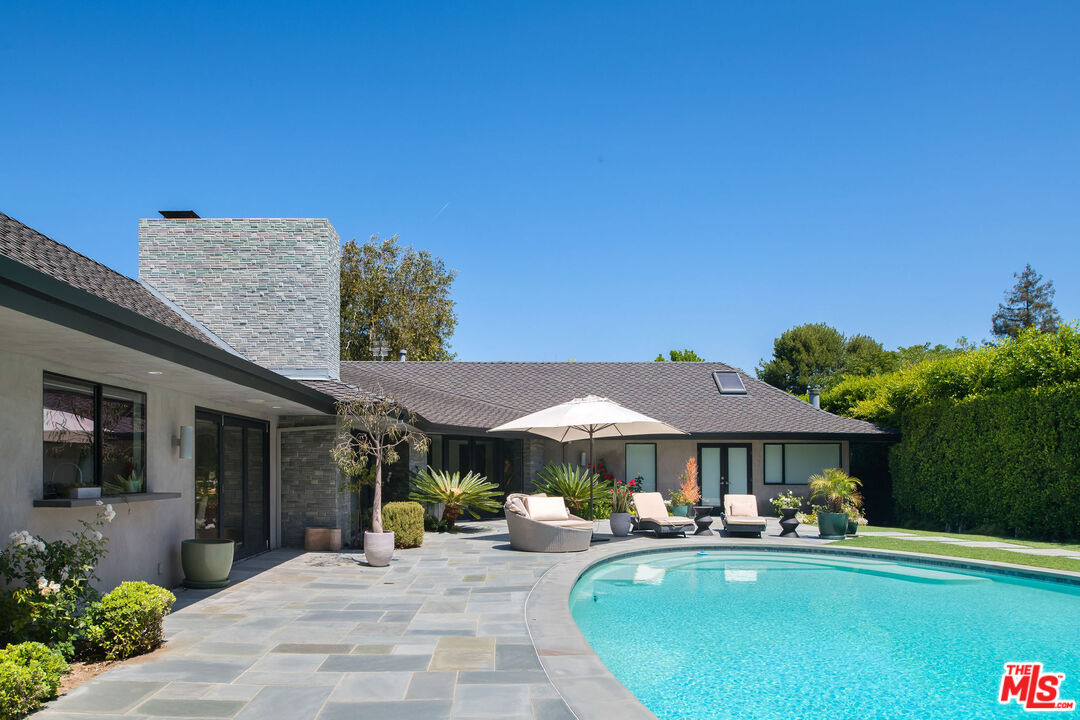 3035 Lake Glen Dr
