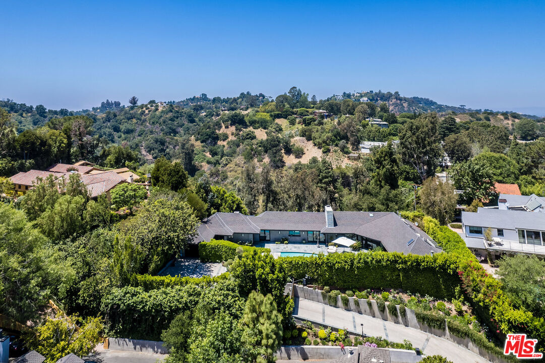 3035 Lake Glen Dr