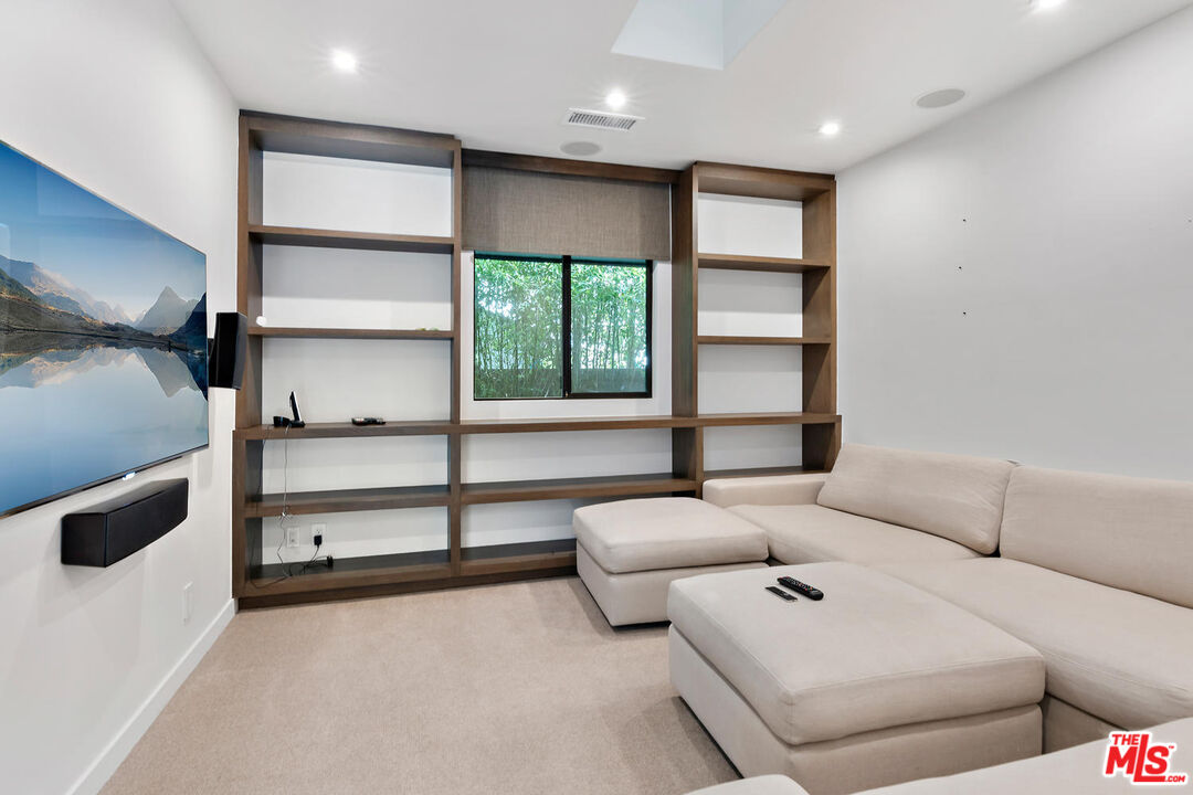 3035 Lake Glen Dr