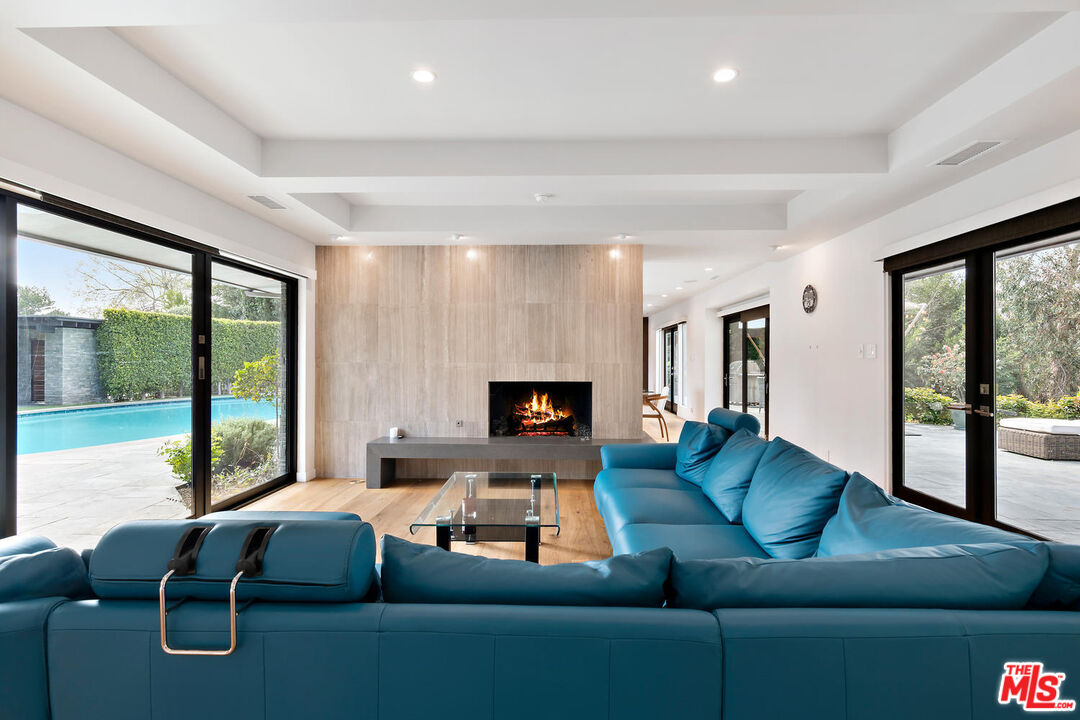 3035 Lake Glen Dr