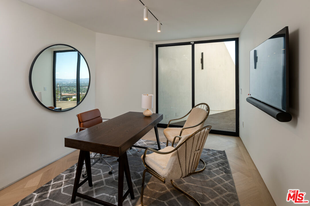 3699 Alta Mesa Dr