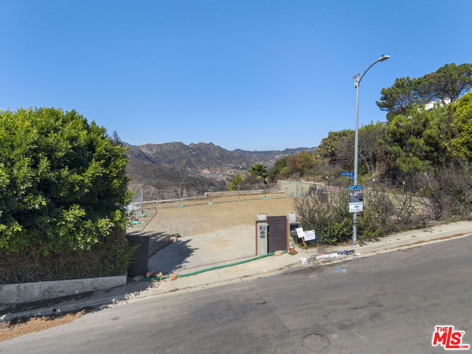 29,366-square-foot homesite