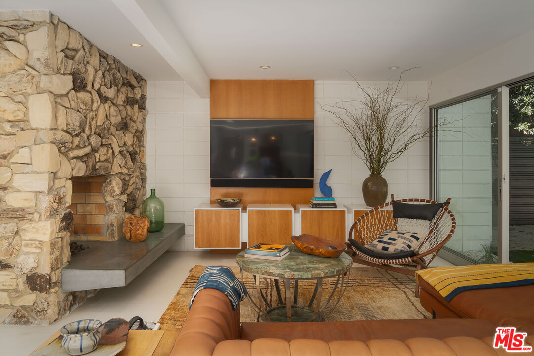 mid-century modern gem