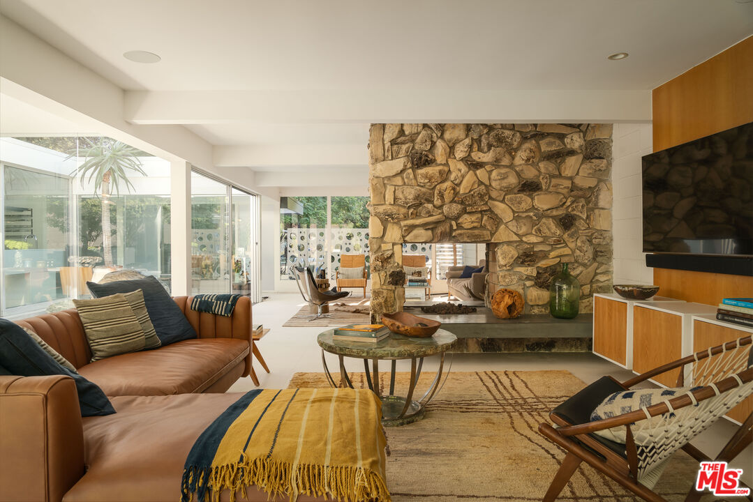 mid-century modern gem