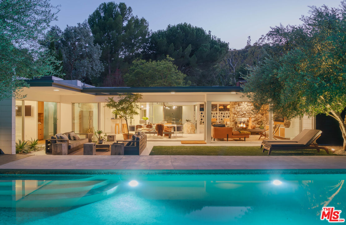 mid-century modern gem