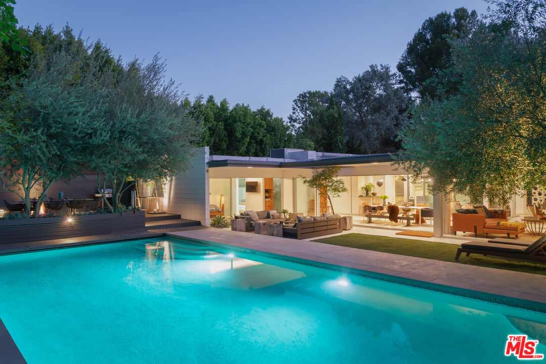 mid-century modern gem
