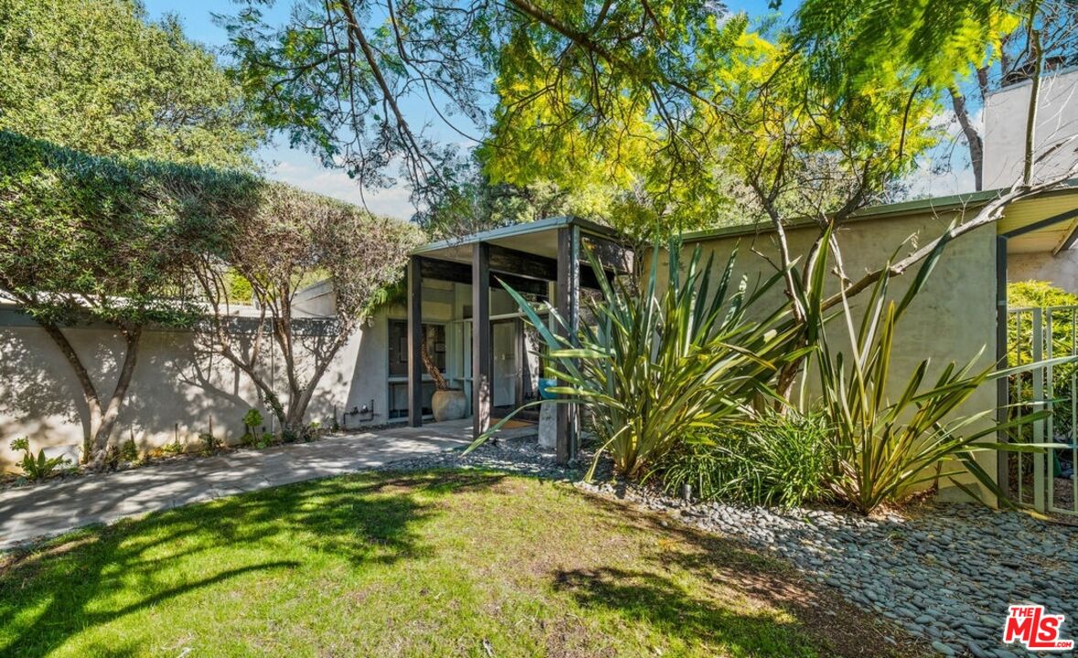 2530 Hutton Dr