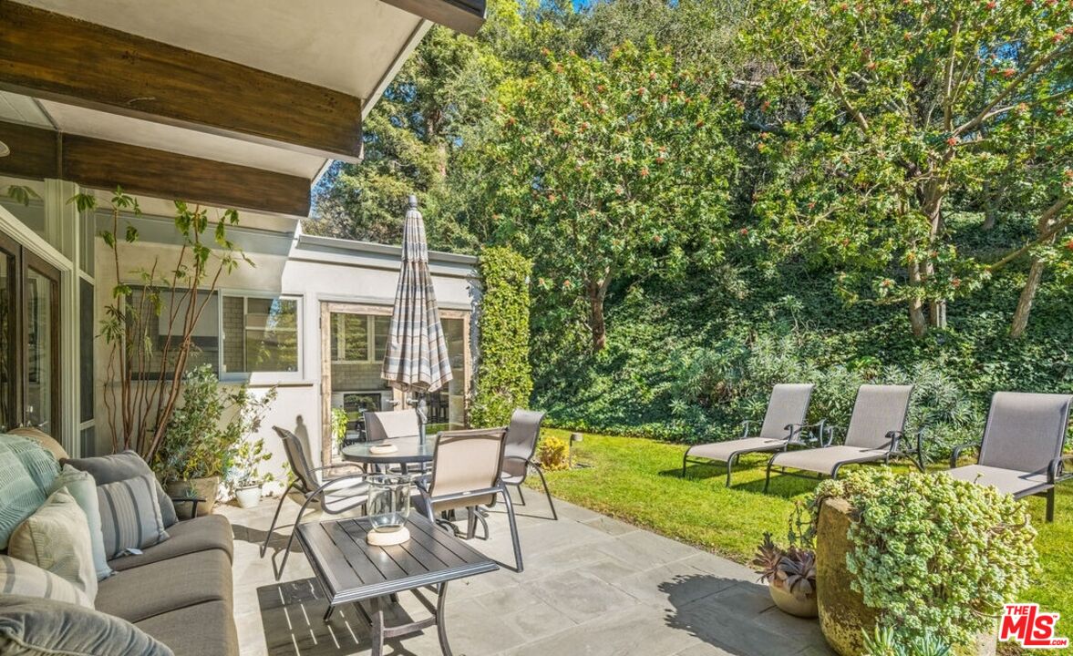 2530 Hutton Dr
