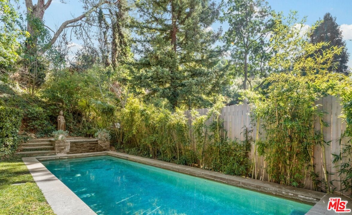 2530 Hutton Dr