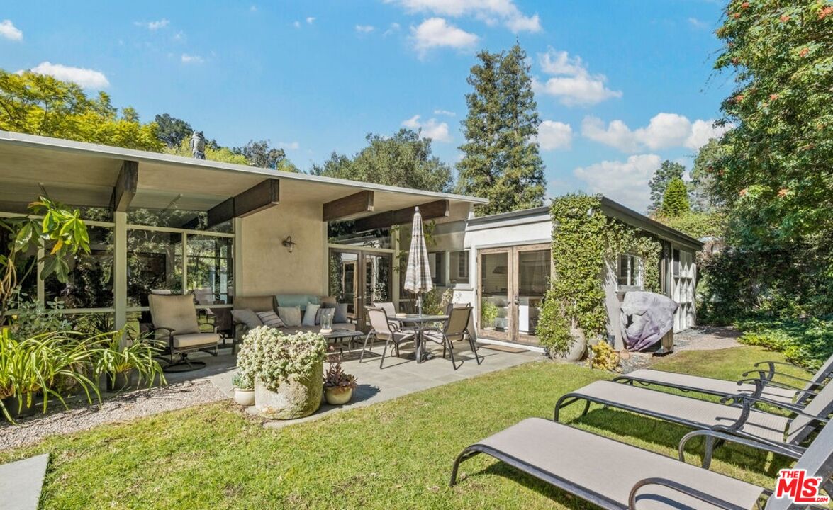 2530 Hutton Dr