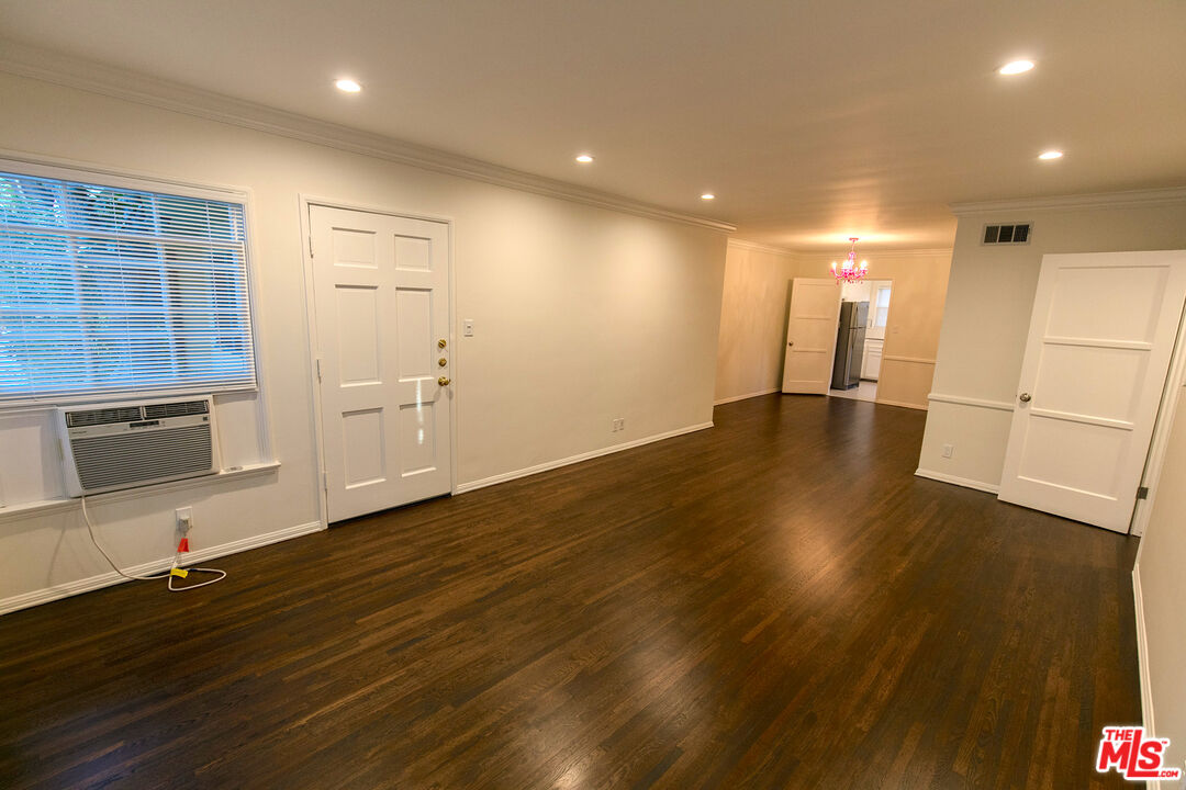 The crown jewel of South Palm Drive