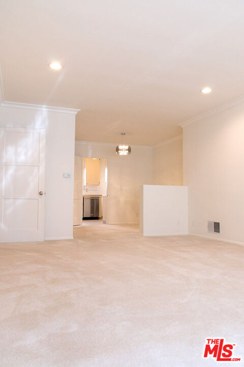 The crown jewel of South Palm Drive